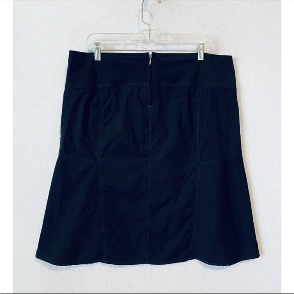 EUC WOMEN’S SIZE 8 BLACK ROYAL ROBBINS DISCOVERY STRIDER NYLON STRETCH SKIRT - Picture 3 of 6